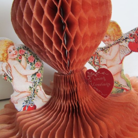 Antique Victorian Valentine Decor Cupids Antique Honey Comb Centerpiece - Picture 1 of 8